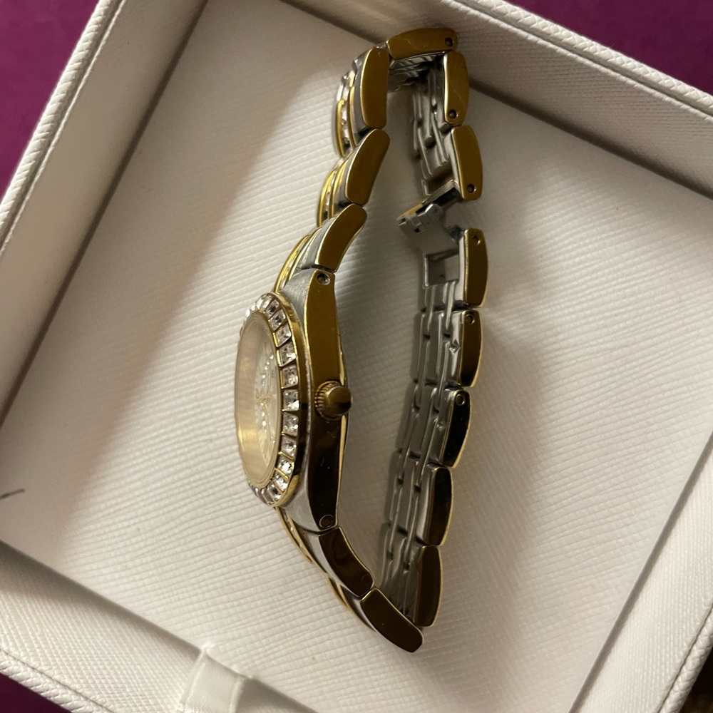 Ladies Relic Watch - Picture 6 of 8